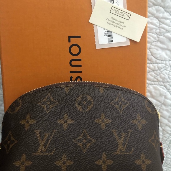 SOLD. Nwt louis vuitton makeup bag - Picture 3 of 7